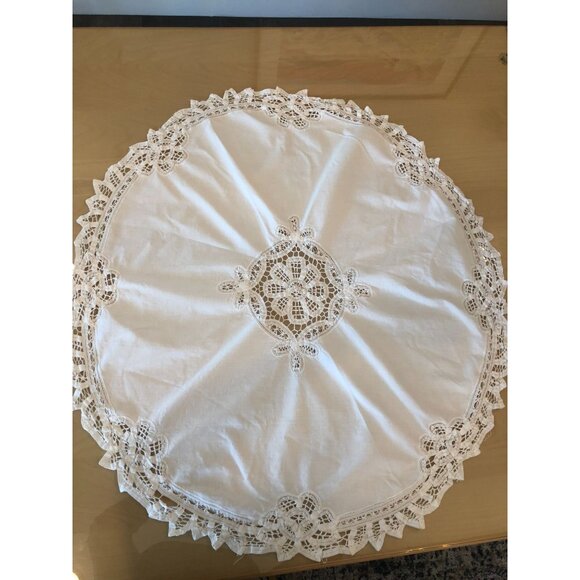 LOT of 4 VTG Handmade crochet doilies - Picture 11 of 16